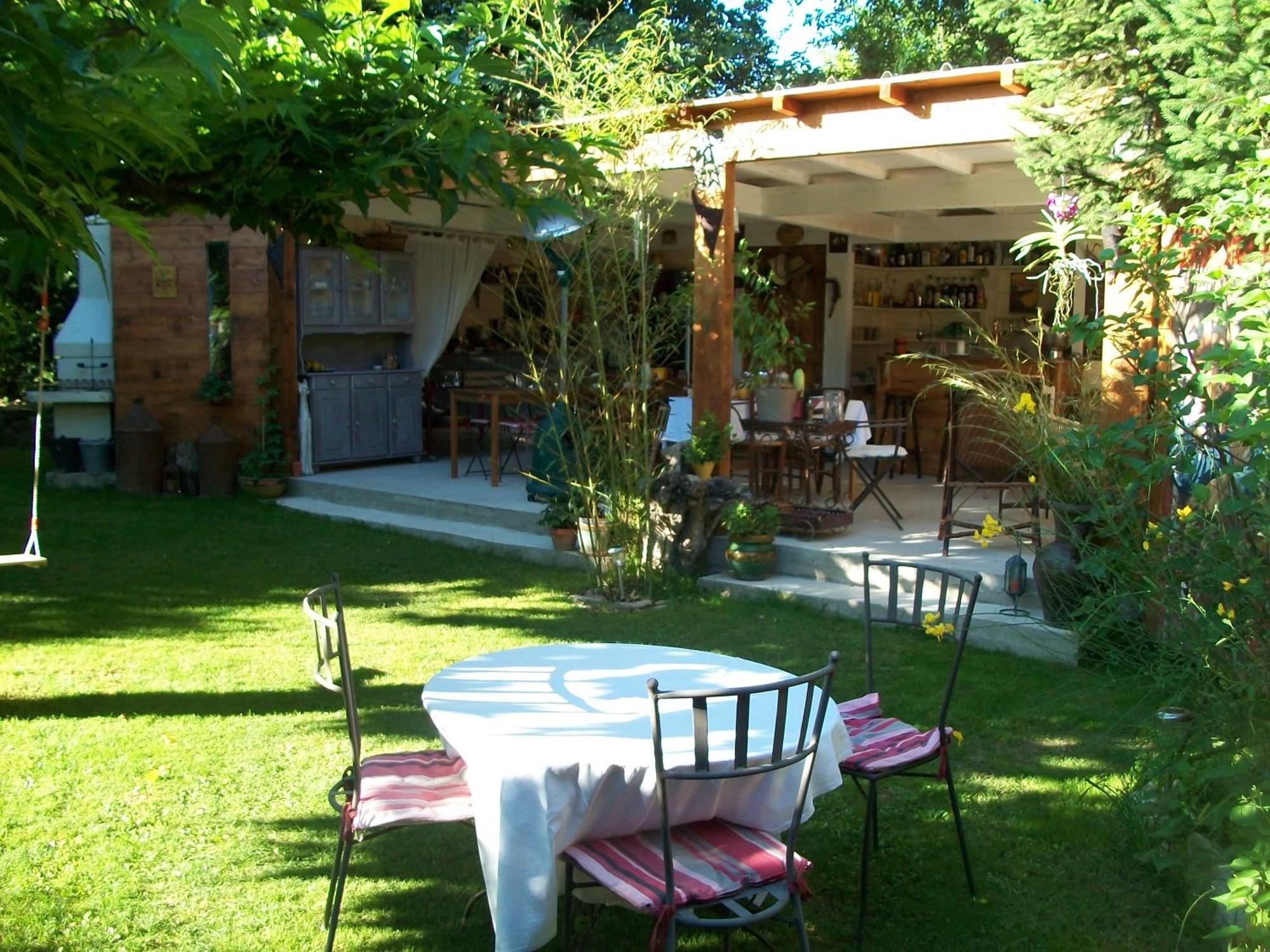 Le Mazet Des Beaujots Hotel Monteux Bagian luar foto