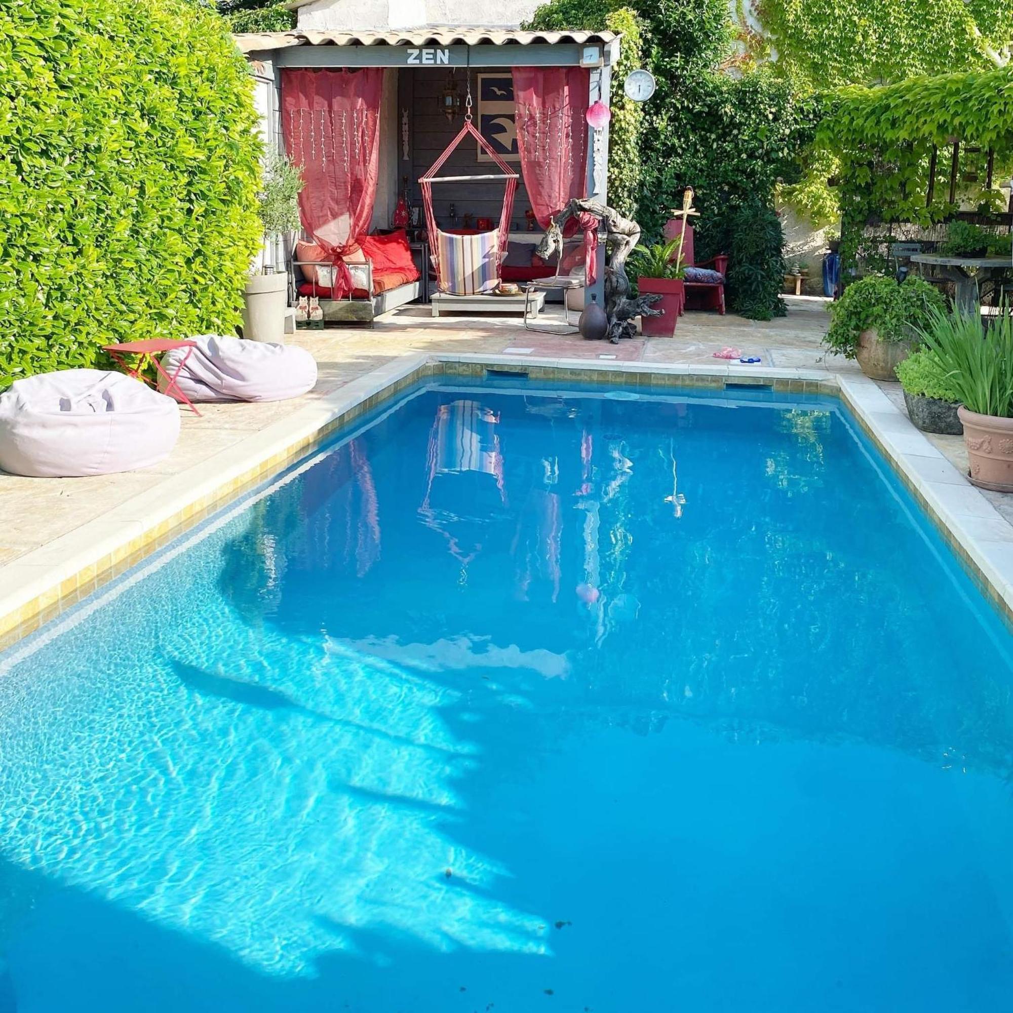 Le Mazet Des Beaujots Hotel Monteux Bagian luar foto