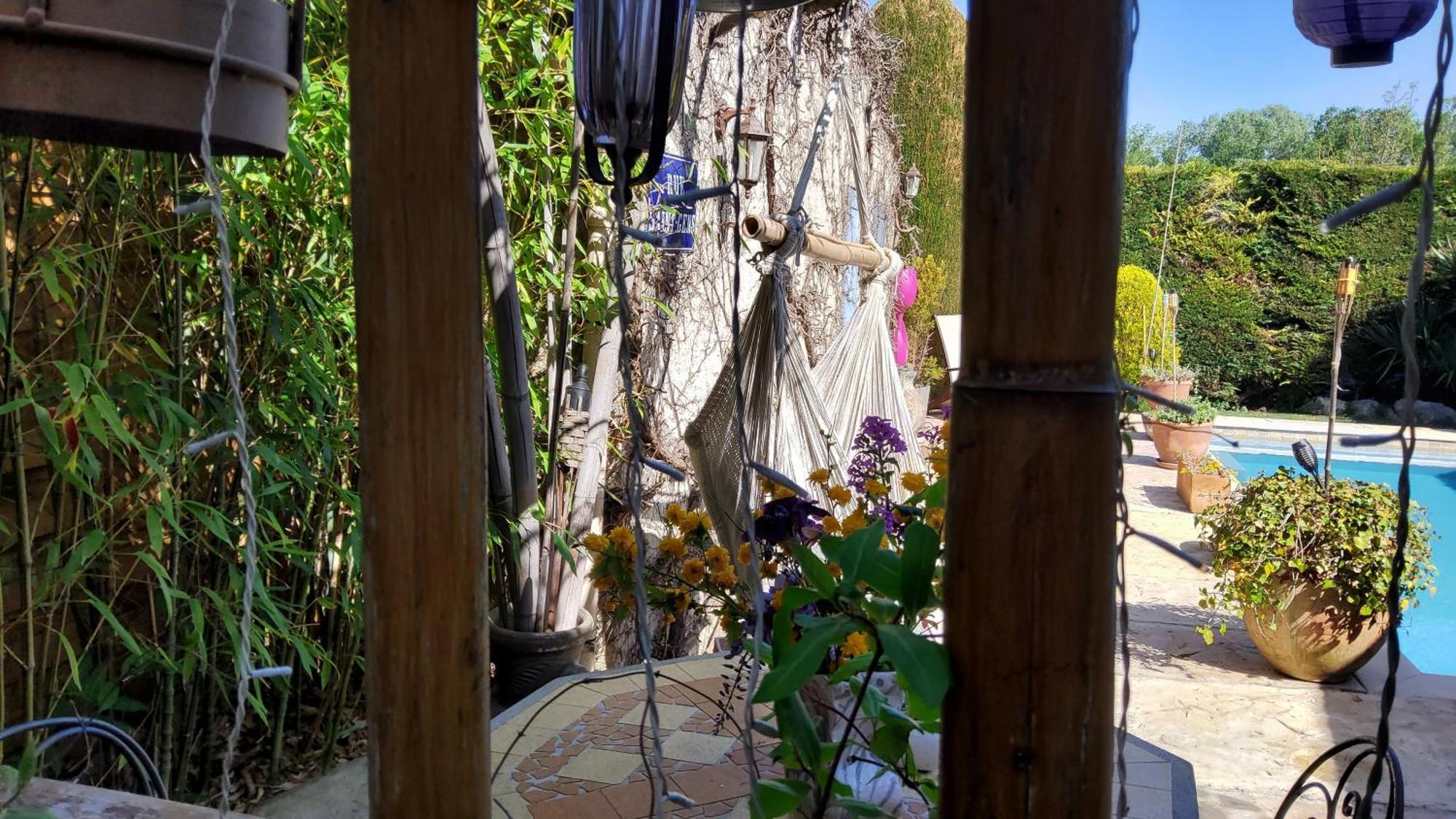 Le Mazet Des Beaujots Hotel Monteux Bagian luar foto