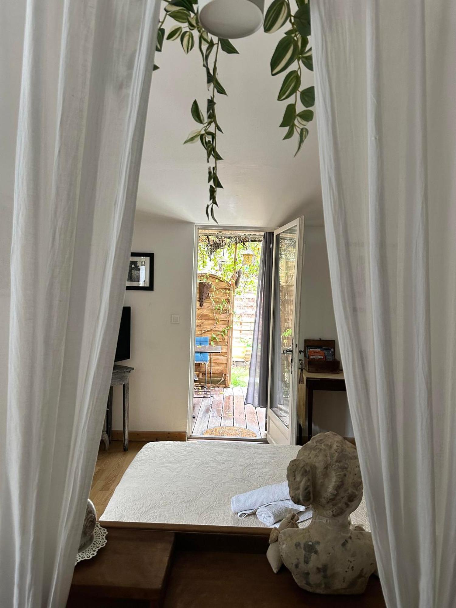 Le Mazet Des Beaujots Hotel Monteux Bagian luar foto